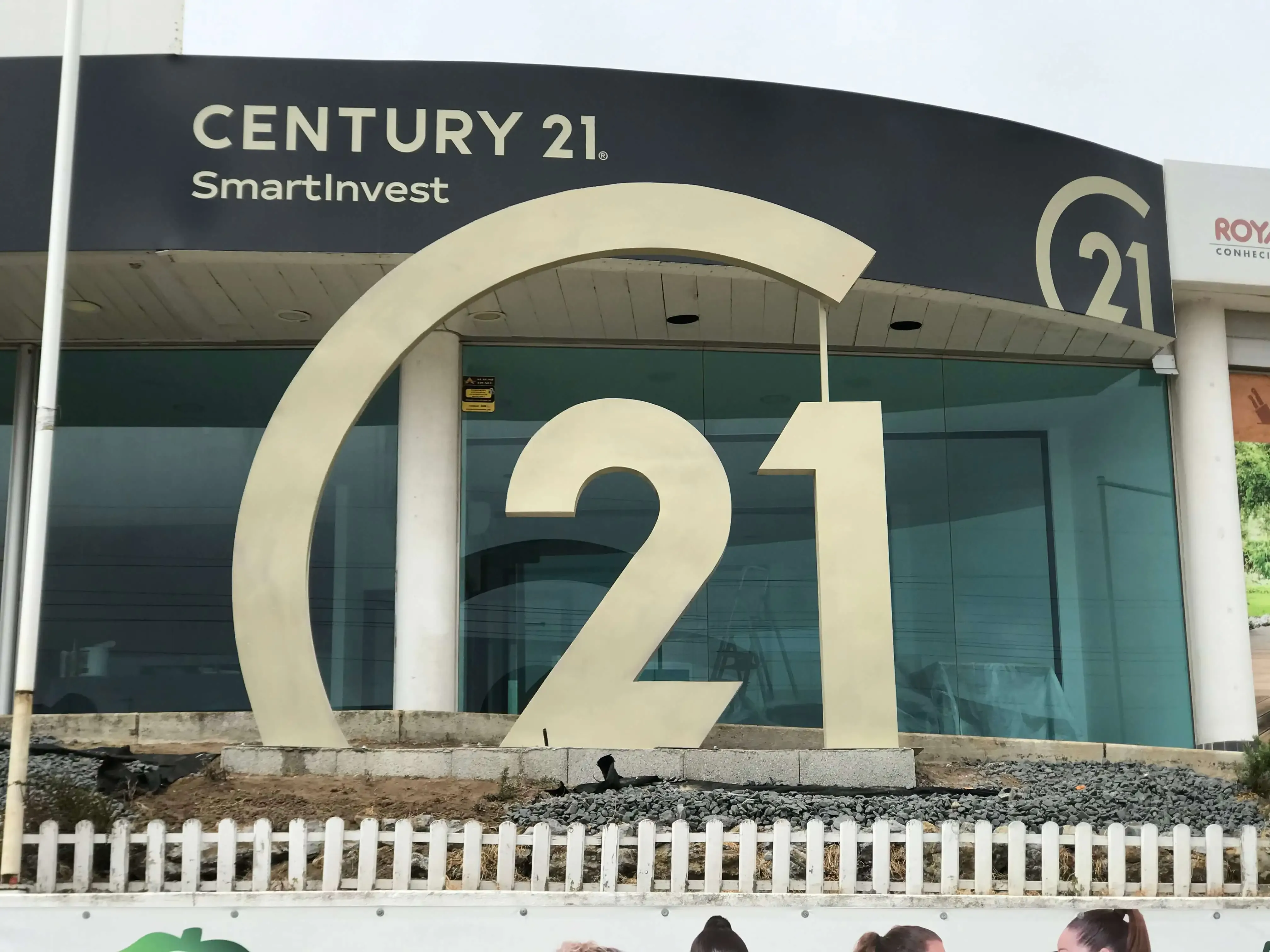 Letras Monobloco em Alumínio