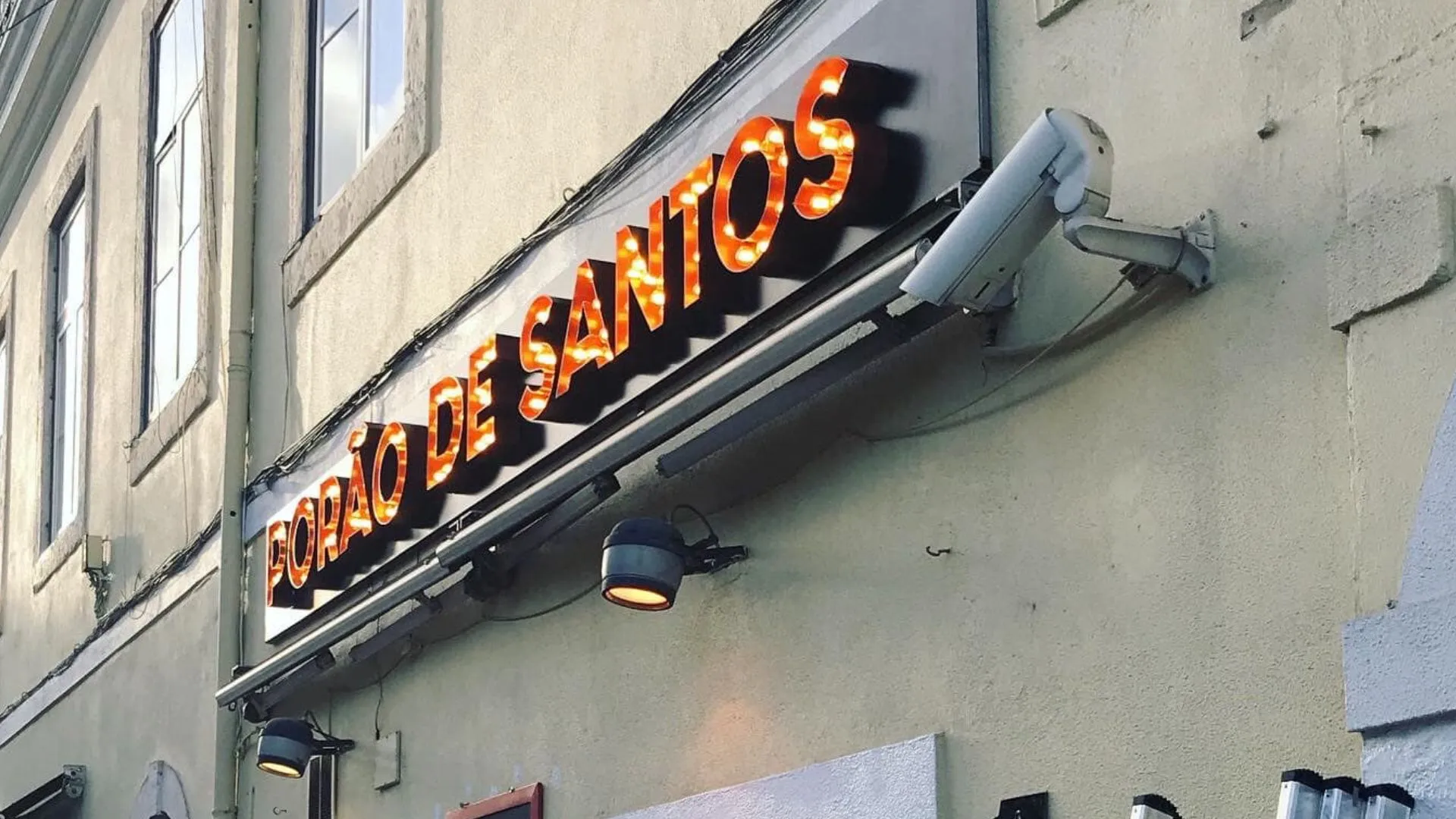 Letras Monobloco com Lâmpadas Filamento